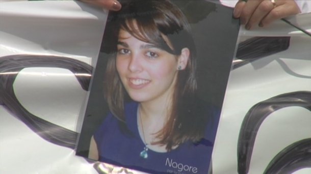 carmennublo's tweet photo. #LaCafeteraSonCárcelesNoCIES
Buenos días.
Hace 9 años Nagore fue violada y asesinada en San Fermín. Asesinada porque se resistió. Porque si no te resistes, para que pase rápido, no te creen.
El 25 de nov es el día contra la violencia machista. 
No lo olvidemos. https://t.co/YX6JmvwCi4