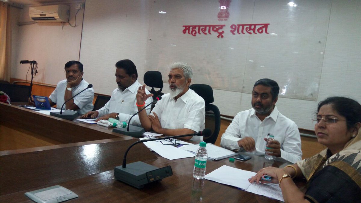 deshdoot's tweet photo. नारपार गिरणा खोरे नदीजोड योजना बैठकीत अधिकार्‍यांची झाडाझडती 
#Nashik #Nasik #Narpar #nadijod #breakingNews https://t.co/BfSRuWIKPD