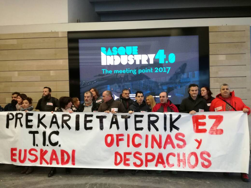 <a href="/CCOOeuskadi/">CCOO de Euskadi</a>  esperando la llegada del Lendakari <a href="/iurkullu/">Iñigo Urkullu</a> al #basqueindustry40 para demandar condiciones dignas para el sector de TIC en Euskadi necesitamos #ConvenioBulegoakDigno y #ConvenioTICdigno