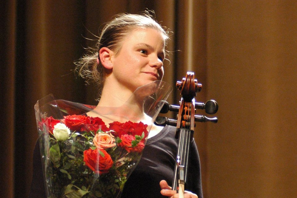Brikcius's tweet photo. Básnířka a prozaička Anna @Brikciusova vystoupí ve středu 22. listopadu, v 19:30, v rámci @DenPoezie v kavárně Božská lahvice (Italská 13, #Praha 2 - #Vinohrady), kde uvede svůj básnický debut Kolibří úsměv - https://t.co/AoCDMtaINp #Protimluv #DenPoezie @twipraha #KolibříÚsměv https://t.co/RW78C0PkJx