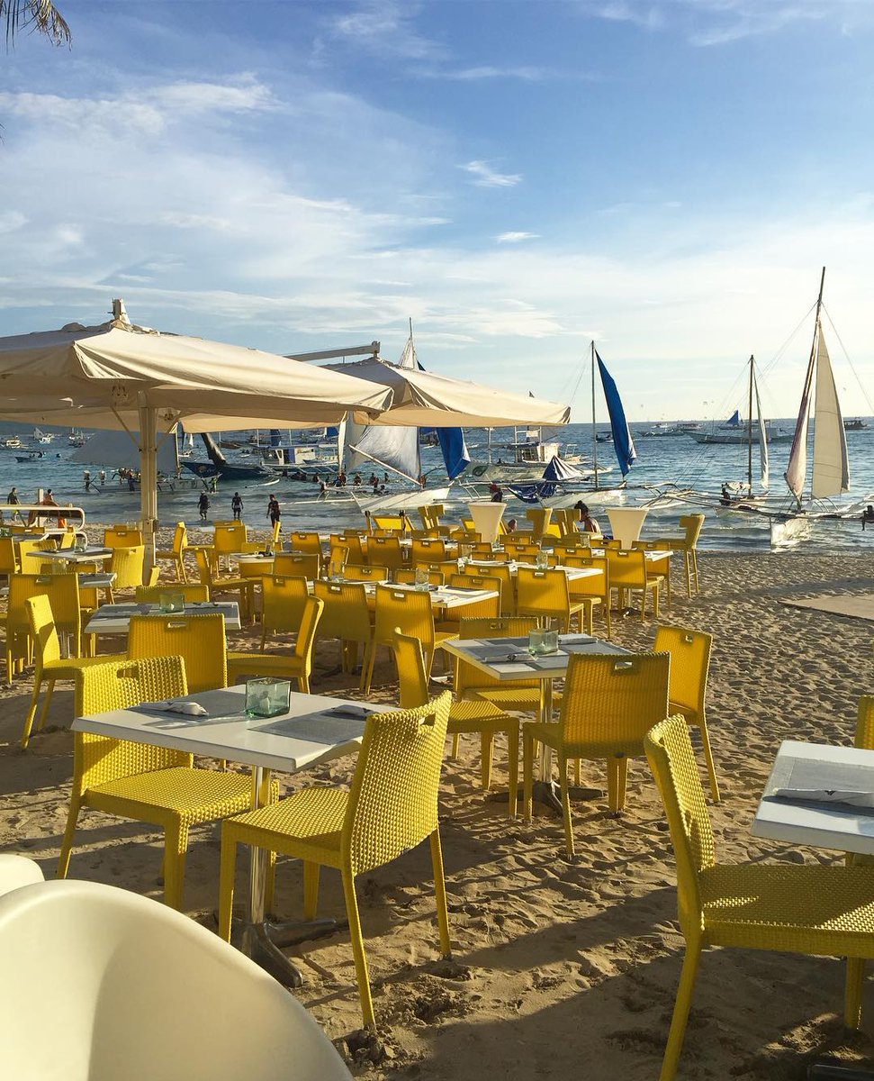 AstoriaCurrent's tweet photo. Lunch by the shore, anyone? Parasol restaurant has al fresco dining, so you can catch a bit of sun with each delicious bite!

📷 by @abbipepper https://t.co/GDISUn5w1L