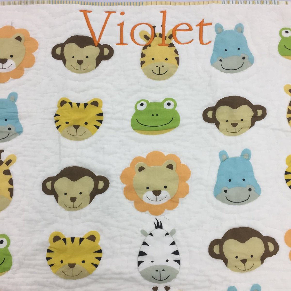 Our personalized quilts are not just adorable but also fun way to learn! #PersonalizedQuilt #AnimalTheme 

Shop 'Say Cheese' quilt: littleweststreet.com/baby/bedding/q…