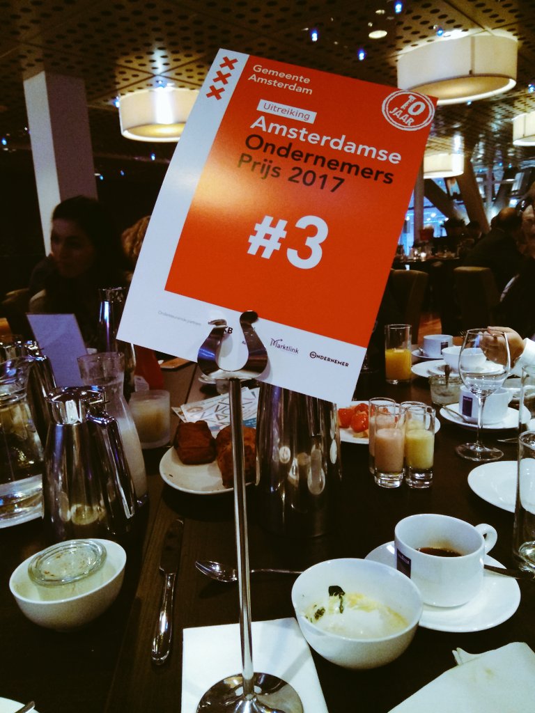 larouz's tweet photo. Vroeg ontbijten met mijn ZZP MOKUM team bij de Amsterdamse Ondernemers Prijs 2017. #amsterdam #ondernemer #prijs #award #zzp #zzpmokum #aop2017 #deweekvandeondernemer https://t.co/ifPuvcYPY4