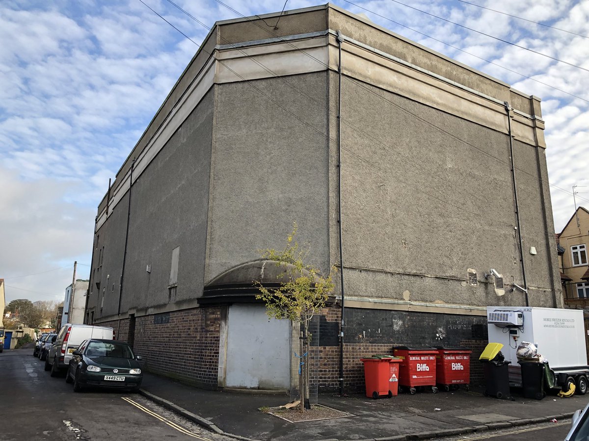 kenjonnard's tweet photo. Definitely an old cinema. #bs5 #churchrd https://t.co/oSN2R7idhn