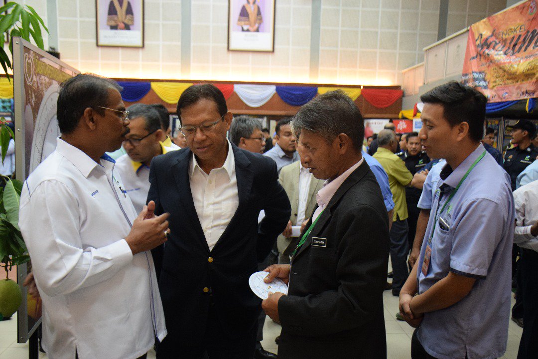 MyDOA_Perlis's tweet photo. Bengkel Harumanis di UITM Arau Perlis
20 hingga 21 November 2017
@MY1DOA @moaMalaysia @shaberyc https://t.co/JTwgwZZoMv