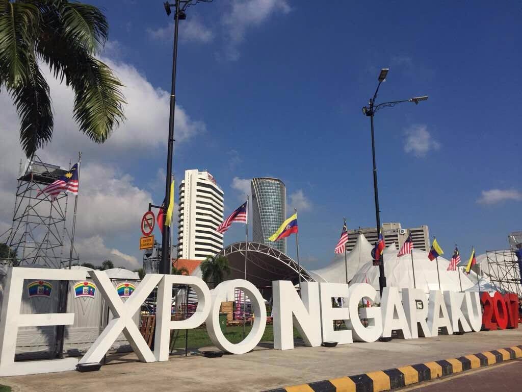 seliparkau's tweet photo. Jom tengok apa yang ada di #ExpoNegaraku rakyat Malaysia dari Utara Selatan Timur dan Barat boleh hadir  #Knews https://t.co/XJdetvxSWJ