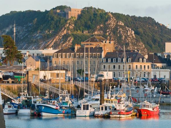 MERHEB_RecOrtec's tweet photo. C'est à Cherbourg que nous clôturons la tournée 2017 des #AfterWorkOrtec, RDV à l'Equipage le jeudi 30 novembre à partir de 17H
https://t.co/VuP8QWQhtc https://t.co/7iCifMxRJa
