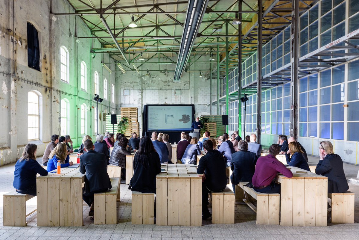 erwinwijman's tweet image. En stel dat er nu iemand van Venus of Mars langskwam om even op aarde te kijken
#Googleworkshop