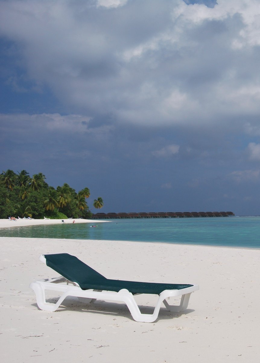 BackpackersM's tweet photo. Temptation... 👙💤⛱️💤🌞💤
https://t.co/2lZdrZnRwh
#MAldives #Beach #SUnbed #Sunchair #Lagoon #Sea #Resort #Watervillas #Palmtrees #dayvisit #Tours #Excursions #Budget #backpacking #Resorttour #Cruise #Tourism https://t.co/7NZwVWvuWY