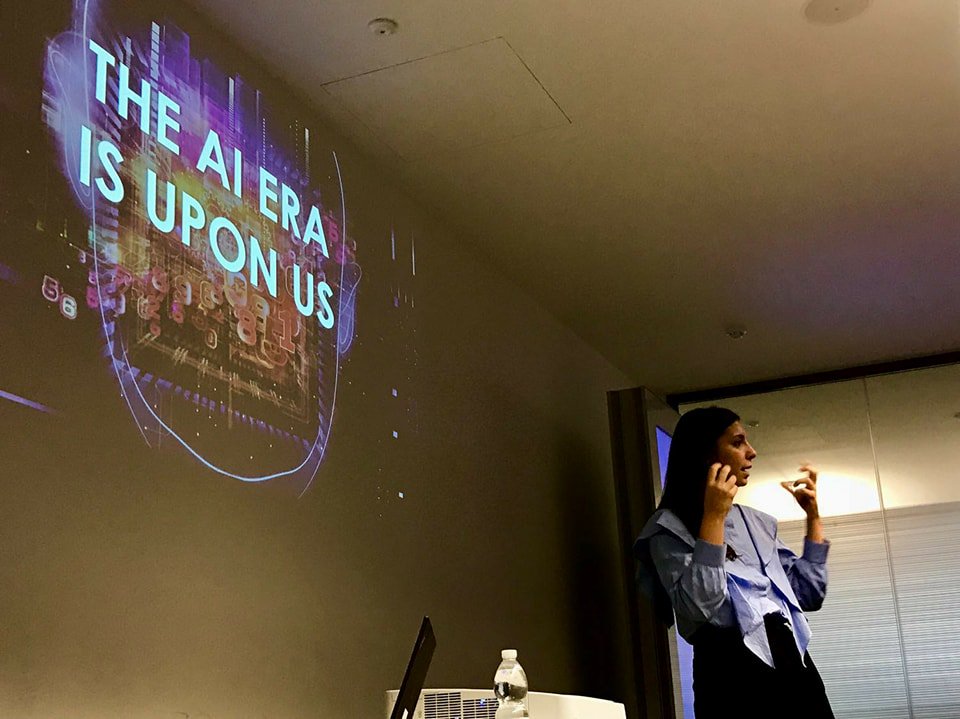 Buzzoole's tweet photo. Si è conclusa ieri con successo l'esperienza #MsHuddle 2017 in @MindshareITA, dove le nostre @creespeen e @Pinnizzio hanno discusso di intelligenza artificiale, Big data e del futuro dell' #InfluencerMarketing 🔝 https://t.co/tnhIbd5wJk