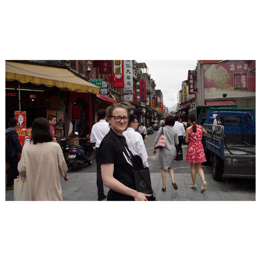 Directing on my latest @beaglemedia shoot in Taiwan was a serious upper arm workout #feelmybicep 🎥💪