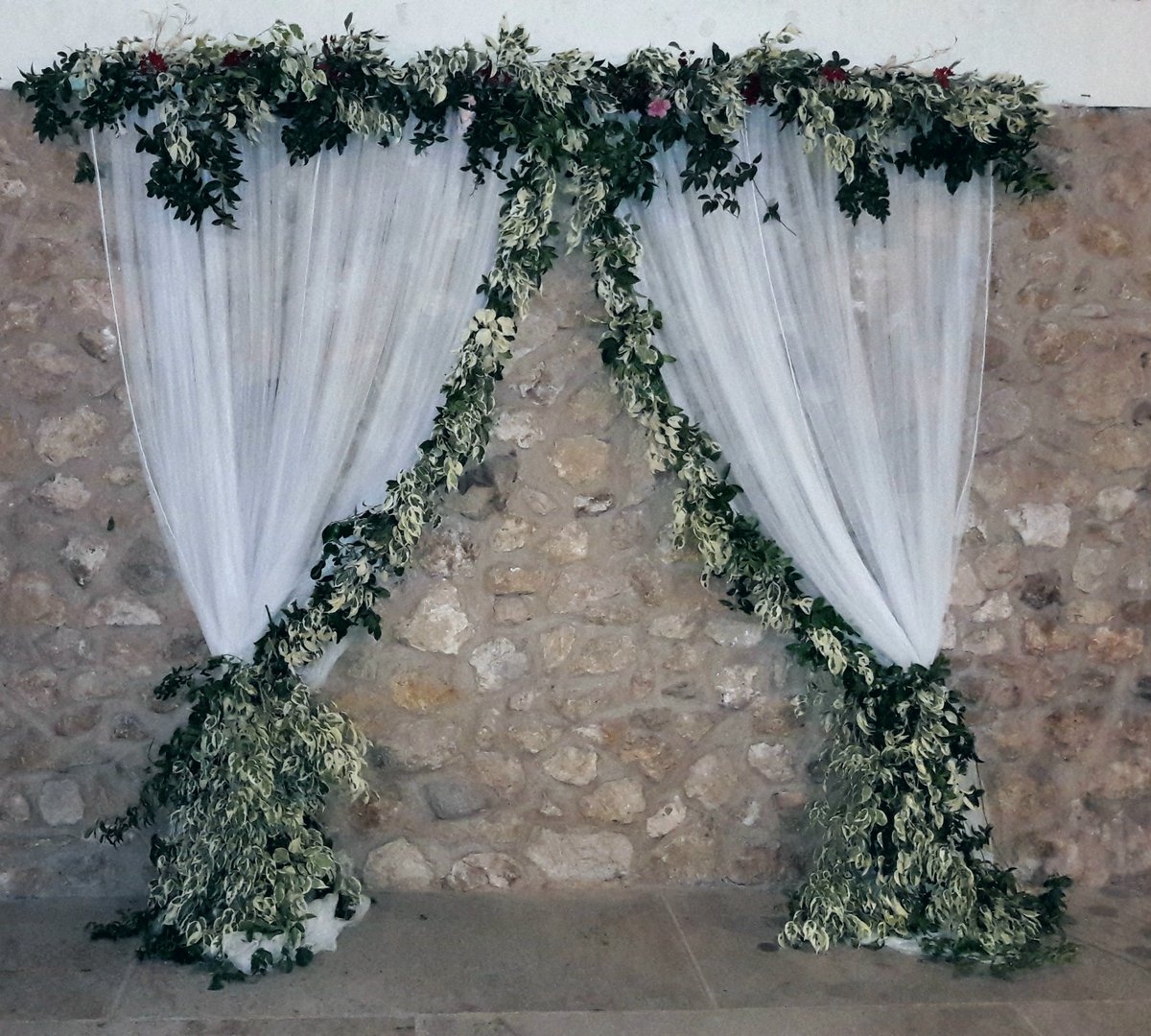 AlekHosep's tweet photo. #centrodemesa #elpoblet #mesanupcial #bodasnet #bodas2017 #bautizo #decor #decoracioninteriores #decoracionexteriores #exterior #interior #salondebodas #alicante #spain #comuniones #wedding #weddingceremony #weddingevents https://t.co/8oZfZc8nmv