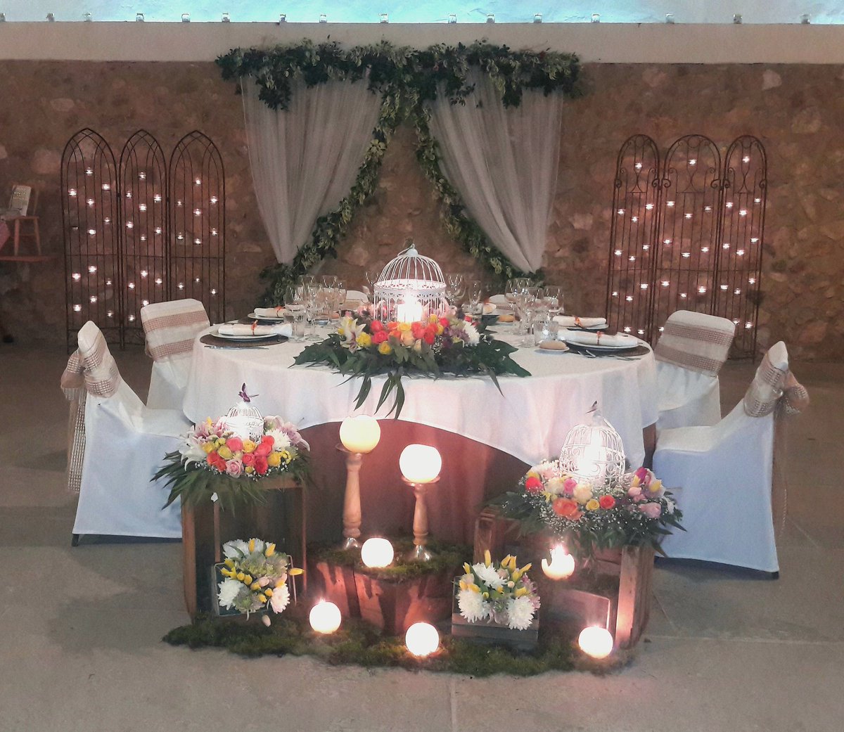 AlekHosep's tweet photo. #centrodemesa #elpoblet #mesanupcial #bodasnet #bodas2017 #bautizo #decor #decoracioninteriores #decoracionexteriores #exterior #interior #salondebodas #alicante #spain #comuniones #wedding #weddingceremony #weddingevents https://t.co/8oZfZc8nmv