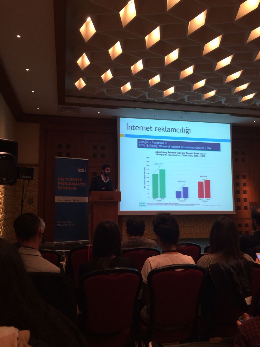 iabturkiye's tweet photo. #IABProgramatik https://t.co/IKdZrDgwBD’dan Uğurhan Atma ‘Yayıncı Envanter Optimizasyonu’ sunumuyla sahnede. https://t.co/e02FXlyjJ7