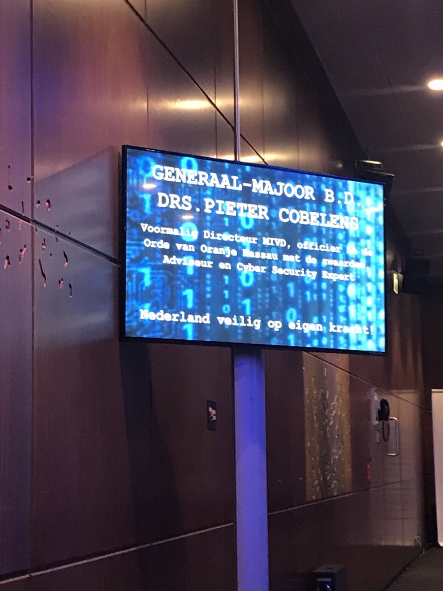 GilbertvdAndel's tweet image. Interesting opening keynote regarding Breaking Borders and privacy.