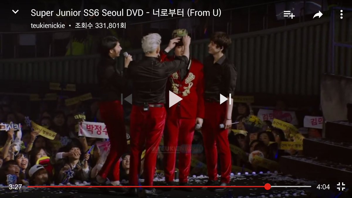 fhrm13's tweet photo. #슈퍼쇼 저기 동희형이쓰고있는 군모자가 제가사촌형꺼빌려서 멤버들이몰려왔었어요 저기 저남자가..저랍니다..ㅈㅔㅂㅏㄹ
막콘스탠딩 양도부탁드려요 https://t.co/xslb9Cm77g