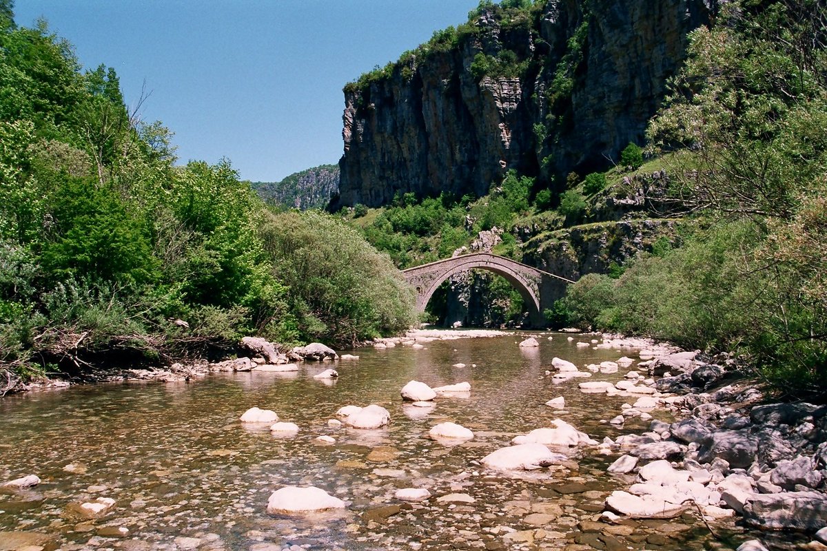 TREKKINGHELLAS's tweet photo. 🌞 Zagori bridges and villages hike! - - - A wonderful hike through Vitsa, Koukouli and Kipi, Dilofo, where we tour around the old bridges that connected the villages, years ago!
.#travelling #around #greece #naturelovers #hike #trekking #outdoors #activities #trekkinghellas https://t.co/9f3bxlyjzm