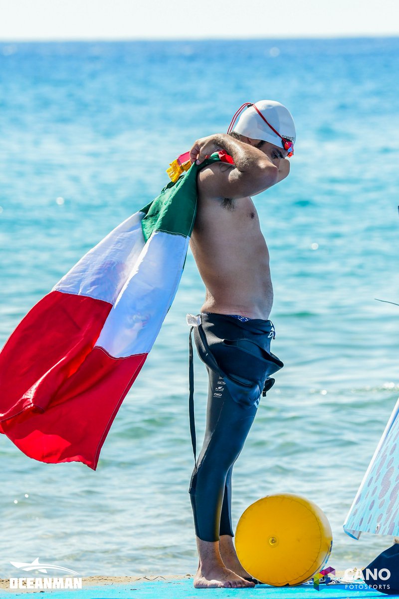 OceanManSwim's tweet photo. Two days, 10km and you  &amp; your flag conquering again #Oceanman
#OceanmanLangkawi #Malaysia
#Oceanman2017
https://t.co/X1lwTqiIvs https://t.co/zmDLjjoVtS