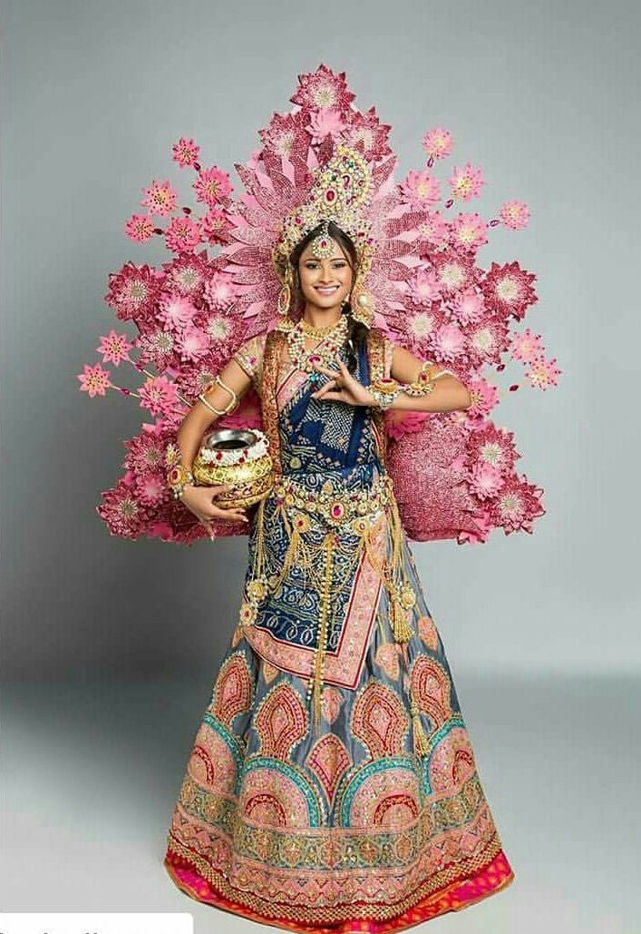 MissDivaOrg's tweet photo. Vote now! Tweet #MissUniverse #India and help India's very own @j_shraddha earn a top spot at @MissUniverse 2017. Come on India let's do it. https://t.co/Fh0B4C9e3S