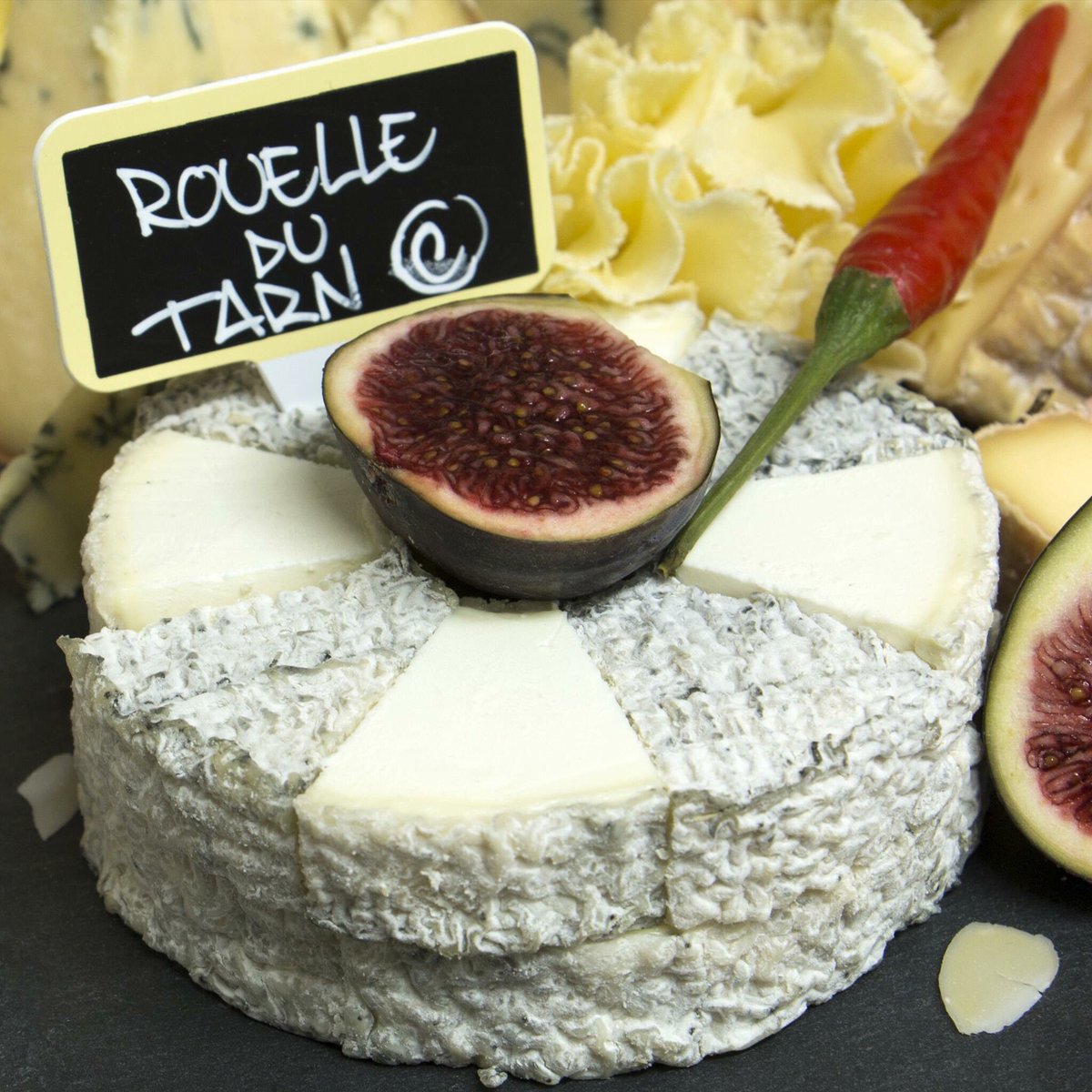 On se prépare ! #Noel #xmastime Avec la <a href="/fromageriedupic/">Le pic</a> #rouelle #tarn #rouelledutarn #cheese #fromage #chevre #cheeselover #foodphoto