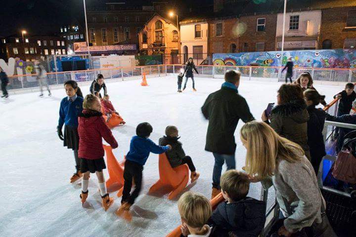 VillageGford's tweet photo. Want a festive way to get into the Christmas spirit? Visit @VillageIceRink today for some outdoor ice skating in the heart of #Guildford Times and prices at https://t.co/dv00wF28eQ https://t.co/iaeoa0BS1X