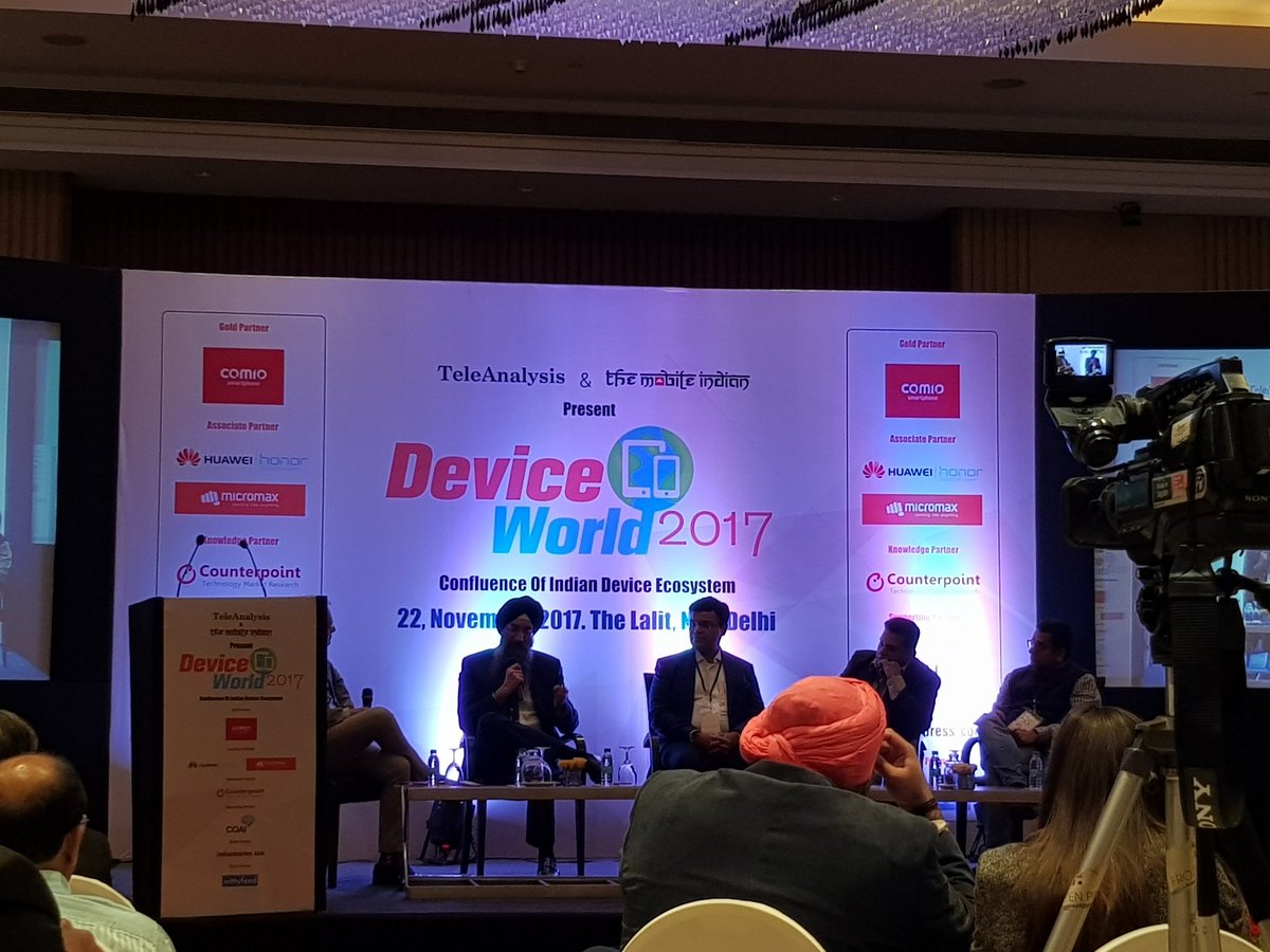 varunkrish's tweet photo. Product ownership cycles talk @nandu79 , Suneet Singh Tuli of @Datawind , Dinesh Sharma of @ASUSIndia , Shashin Devsare of @KarbonnSmart https://t.co/2AFZGU4HTX