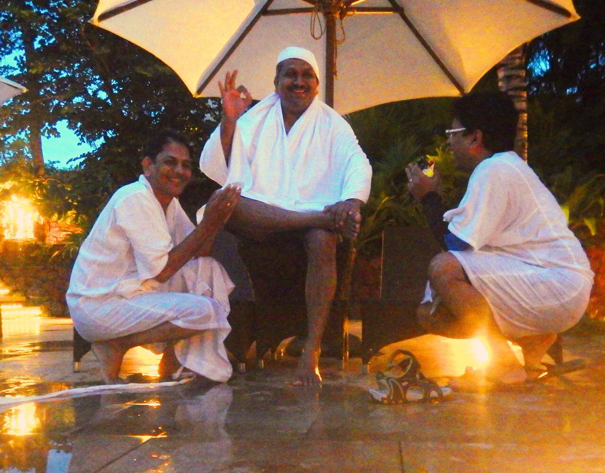 RajeshRamayanam's tweet photo. #mycoolmanager #SAPMyHappyPlace my manager -Divine Guide (DG) - @dhundi_sg https://t.co/RzbKoIFjj0