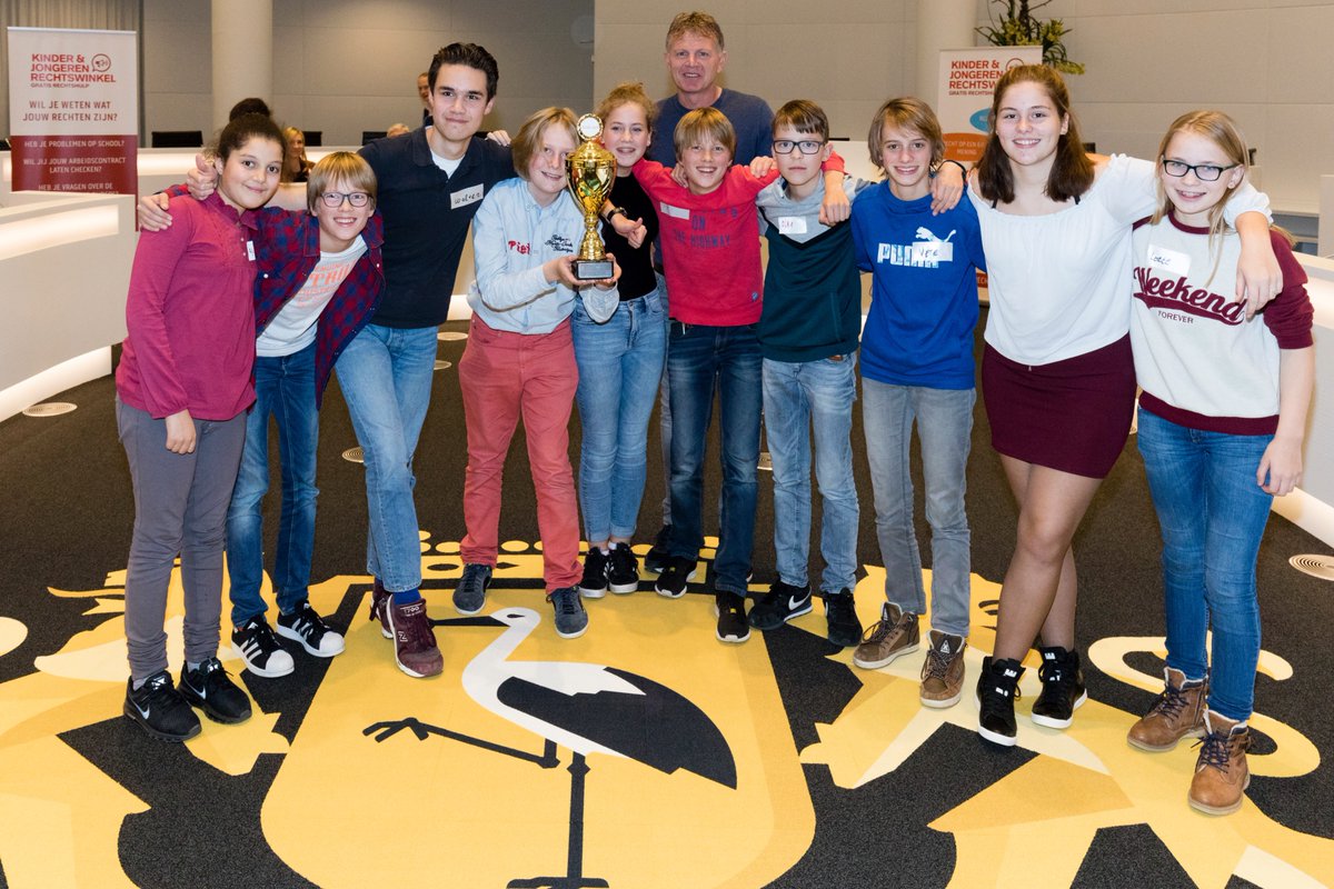 hetdebatbureau's tweet photo. De winnaars van het Haags Kinderrechten debat op het Stadhuis @GemeenteDenHaag @jipdenhaag @KJRWdenhaag https://t.co/5fD18zhibi