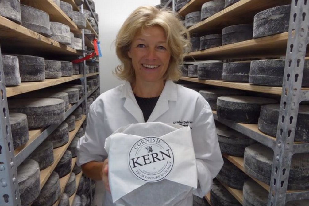 WMNFarming's tweet photo. The 'world's best cheese' has been named - and it is from #Cornwall: https://t.co/spYiJklsrM @cornishyarg @CornwallFood @guildoffinefood #farming #food https://t.co/6qLcasT6iL