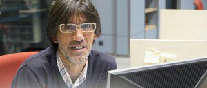 GaurMagazineRV's tweet photo. El periodista @JosebaCabezas recibe el premio #EHMBE por su labor al frente de Jazzargia y @OndasDe. Un programa además que arranca hoy. Ahora en @radio_vitoria https://t.co/72sWxQBOaA