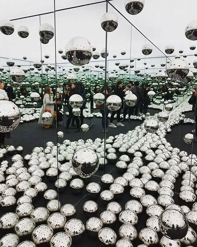 combineed's tweet photo. #YayoiKusama 'Festival of Life : Longing for Eternity’, 2017, now on view at gallery #DavidZwirner, New York. Until December 16th.
#InfinityRooms #artinstallation #contemporaryart #FestivalofLife #InfinityNets https://t.co/xTfoGMwmeX