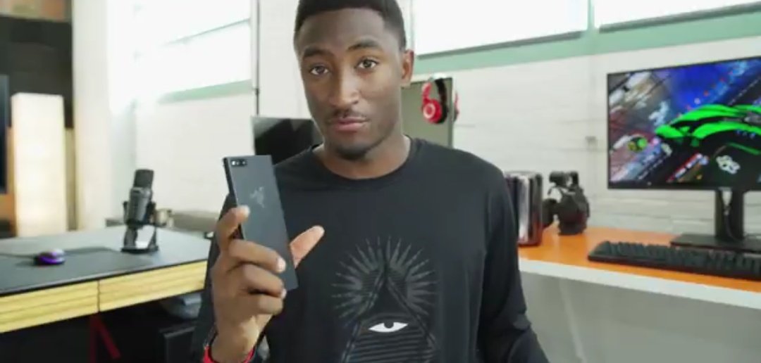 googlepixel2xl's tweet photo. @MKBHD Illuminati ?! #AskMKBHD https://t.co/vcDDfeAhAK