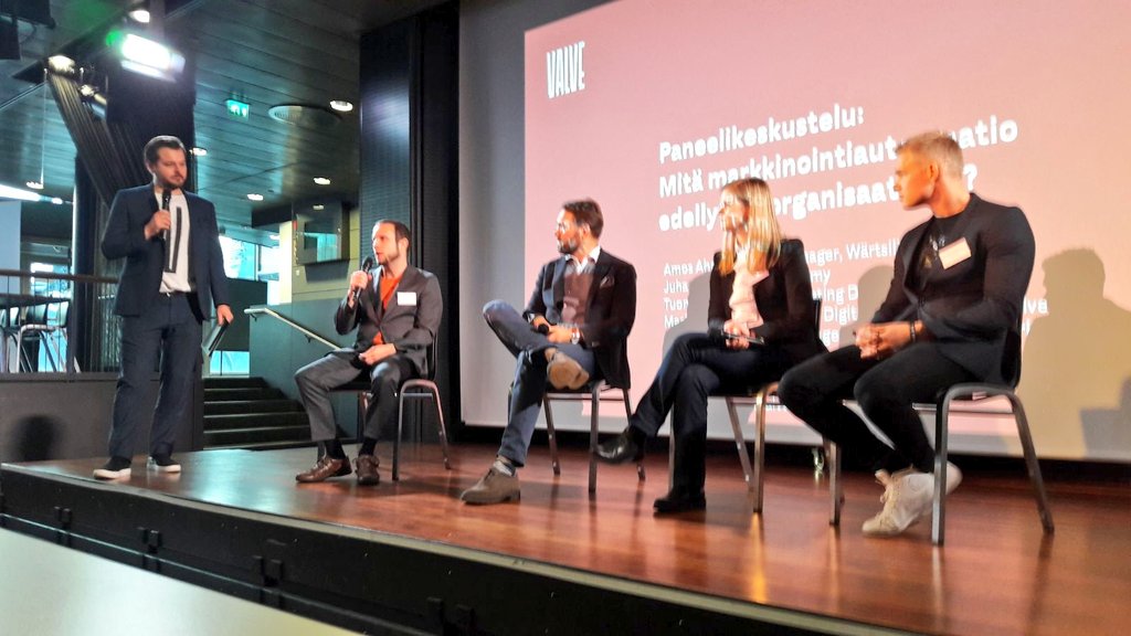 JonnaUski's tweet photo. Markkinointiko tiedettä? No ainakin aika insinöörihommaa 😉👍 #valvelive #HubSpot https://t.co/03kMwStbro
