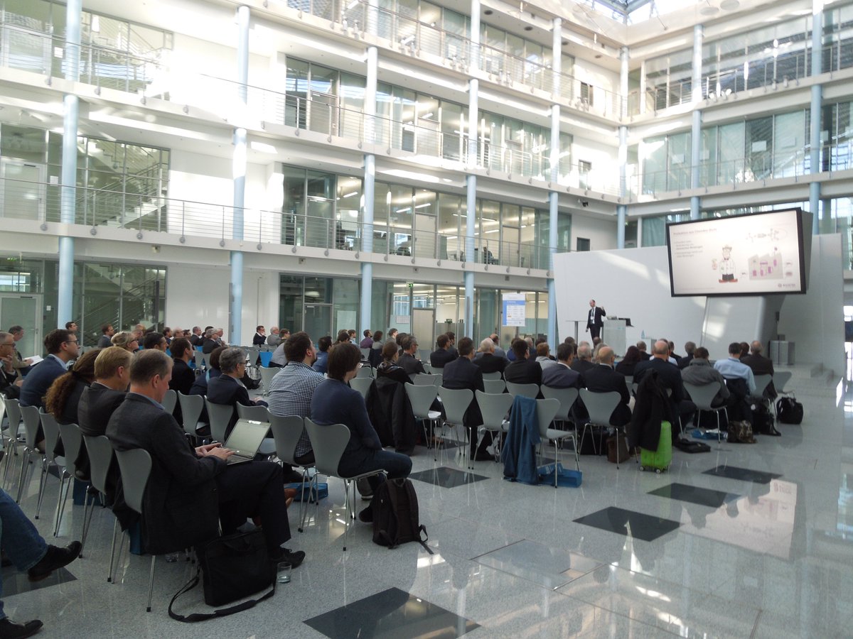 DECHEMA's tweet photo. Jetzt LIVE! T. Eifer, @Evonik spricht zu Ramanspektroskopie auf dem 13. Kolloquium Prozessanalytik #PAT13 @Evonik @FestoAG #dechema #prozessanalytik https://t.co/PbyLCeU8ZO