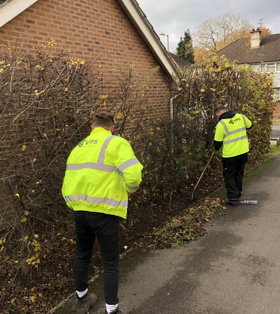 VPSGrounds's tweet photo. Grounds maintenance teams servicing our clients throughout the south #gritting services available can we assist you? https://t.co/R3Qk3ZPiPa