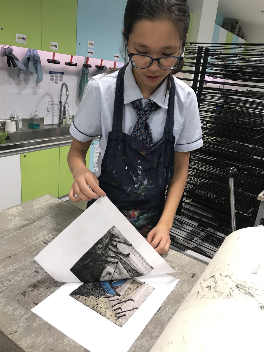 crimmer24's tweet photo. Inquiring into scientific innovation, S’s learning the art of collagraph printing-abstract designs based on digital data. @GEMS_Singapore #GEMSinspire #GWAinspire @klbeasley thanks for a great starting point. https://t.co/fJJK0iGgXV