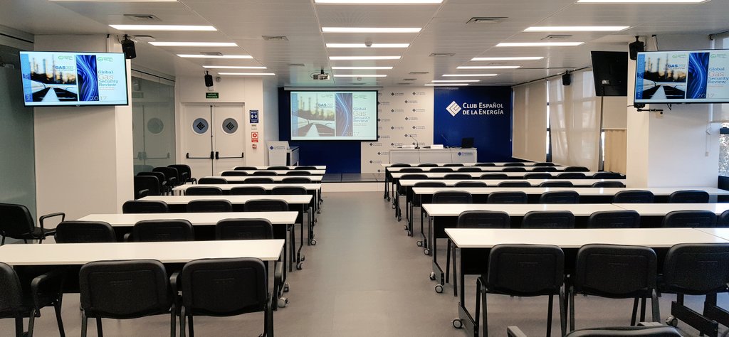Enerclub's tweet photo. #gas2017 Todo preparado para la presentación de Global #Gas Security Review 2017 y #Market #Report Series Gas @IEA con Rodrigo Pinto, Senior Gas Market Analyst a las 12:00 CET +1 en Madrid https://t.co/1xaH7NQXQH