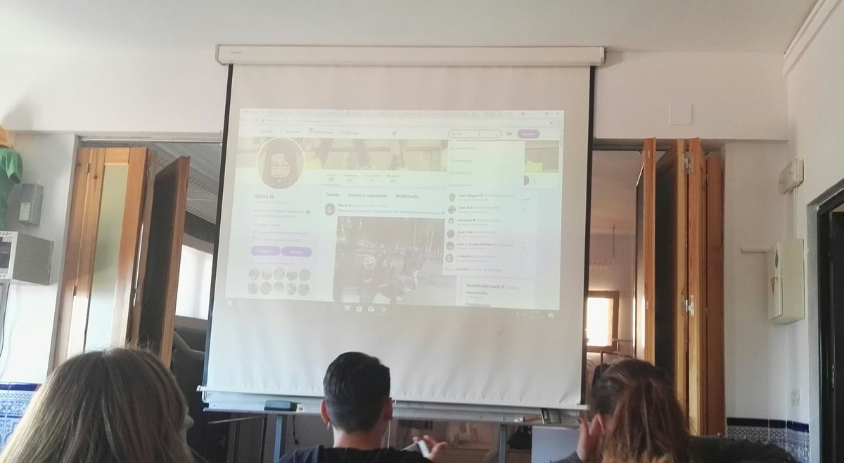 Gloria_ACOA's tweet photo. Hoy estamos mejorando la identidad personal :) #fp #comercio #RedesSociales https://t.co/x0k6NPsu2L