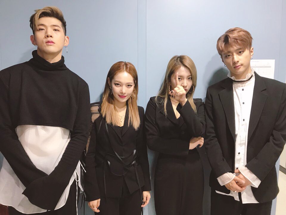 KARD_Official's tweet photo. My love you are my everything🎵
드디어 첫 방송!🎉 히든카드 여러분 모두 본방사수 😎
♣️ 오후 7시, MBC MUSIC 쇼챔피언
#KARD #YouInMe #MBCMUSIC #쇼챔피언 https://t.co/7aW6kVPq6J