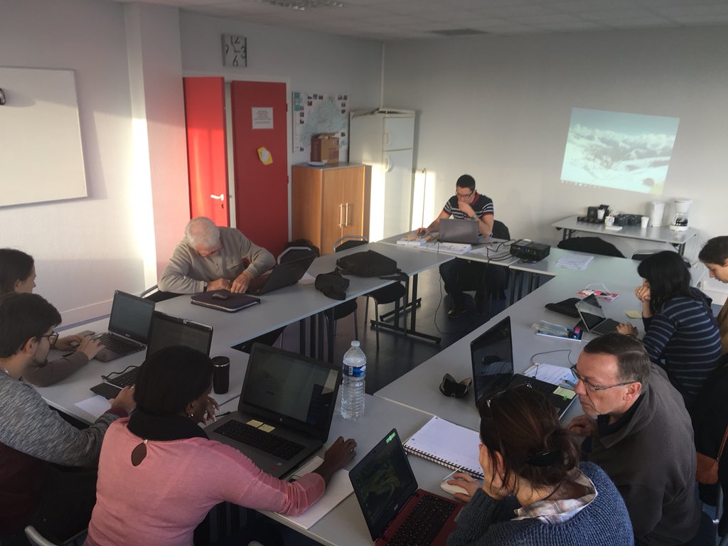 ligue_78's tweet photo. Formation #basicompta dans nos murs ce jour avec #UFOLEP78 #USEP78 #Ligue93 #Ligue_78 https://t.co/D2LE7Uhzvx