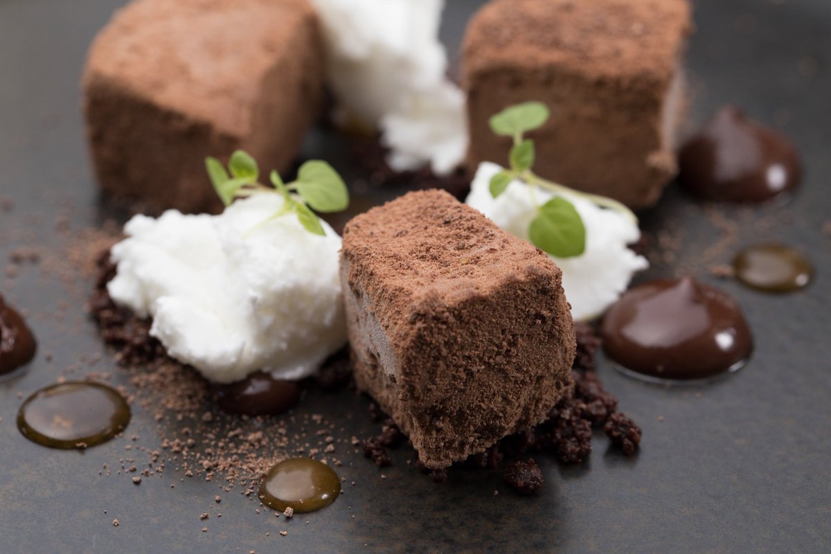mikeshaw222's tweet photo. @TheDiningRm aerated chcolate, coconut yogurt https://t.co/llKwsfKkWb