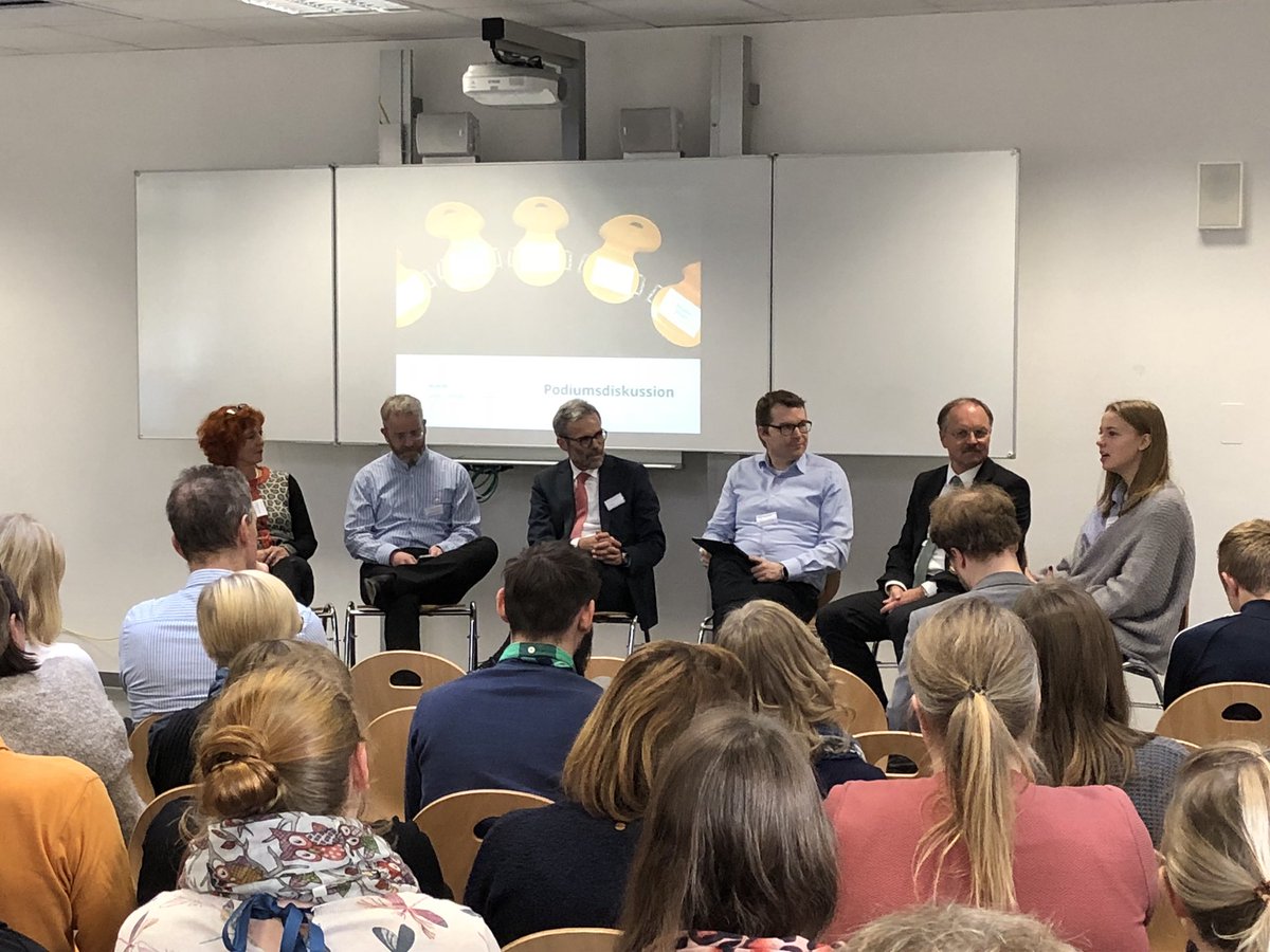 Woe_Real's tweet photo. Die Podiumsdiskussion #DB4K #BayernEdu #DigitaleBildung #Digitalisierung https://t.co/j81PKqhFJ6