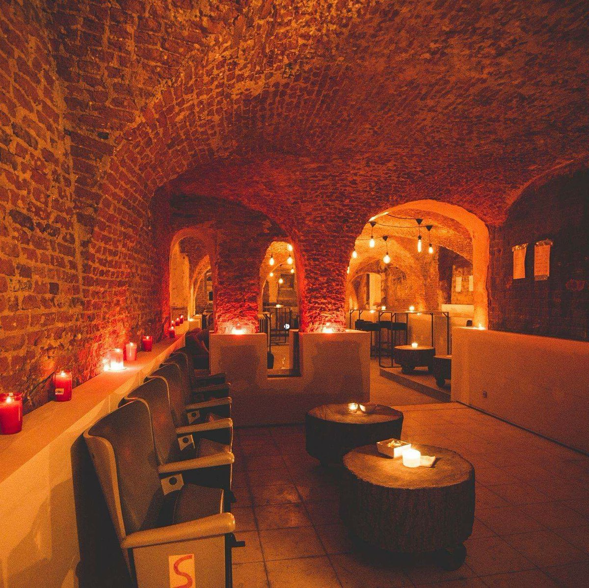 Komen jullie samen met ons het weekend vieren ? 
 Lekker bier , frisse mojitto's , Aperol met een schijfje sinaas of heb je meer zin in een zalige Gin tonic? Share the ❤  #cubalibremechelen #cubalibre