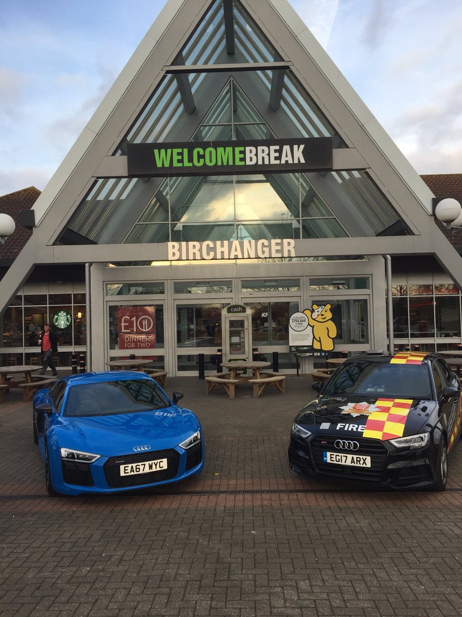 ECFRS_RoadWater's tweet photo. Today we are at @welcomebreak #birchanger #M11 @Brakecharity #roadsafetyweek #speeddown #mobileoff #seatbelton @HighwaysEngland @SaferEssexRoads @ECFRS @EPRoadsPolicing @essex_audi @stanstedaudi @Stanstedfire https://t.co/vgAXMpS5t8