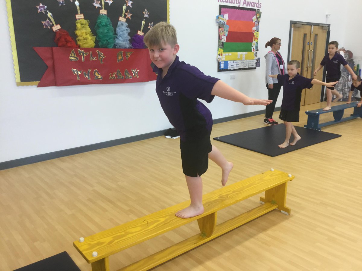 BeaconAcad's tweet photo. We had a jumptastic PE lesson today with Mr Parker, practising our incredible 180 and 360 degree turns with our jumps. Look at our amazing balances! @JBSportCoaching #activebursts #balance #gymnastics https://t.co/Dwk3O8eSwX