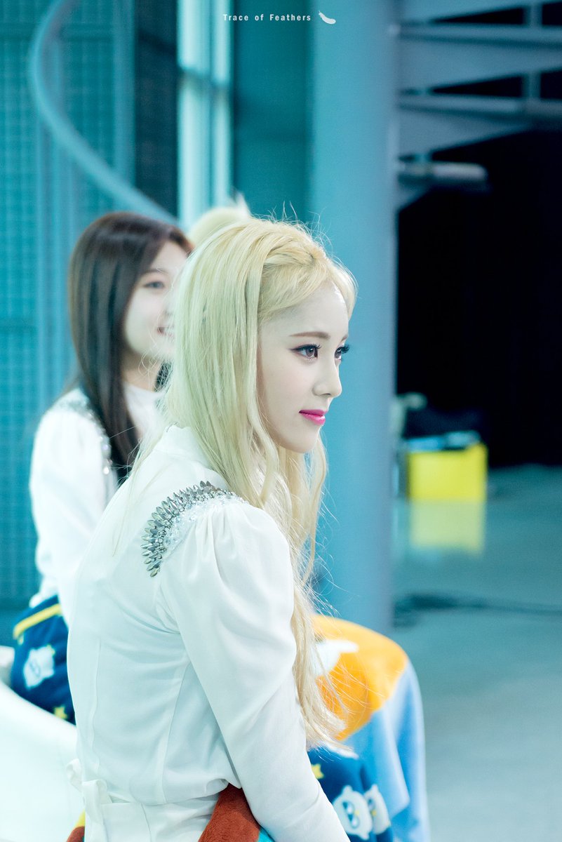 TraceofFeathers's tweet photo. @loonatheworld 171106 팩트인스타

재보정 2pic

#이달의소녀 #LOOΠΔ 
#오드아이써클 #ODDEYECIRCLE 
#진솔 #JinSoul
@loonatheworld https://t.co/lRVaOKWI9w