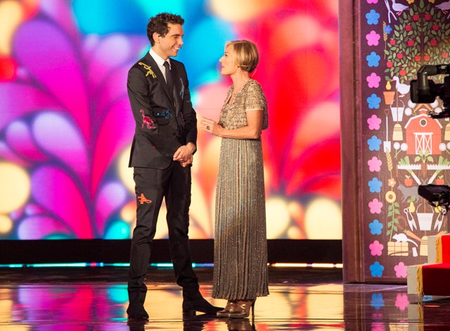 SMSNEWSOFFICIAL's tweet photo. #CasaMika @mikasounds con #mariaconcettamattei https://t.co/ETWYQ5sBKs