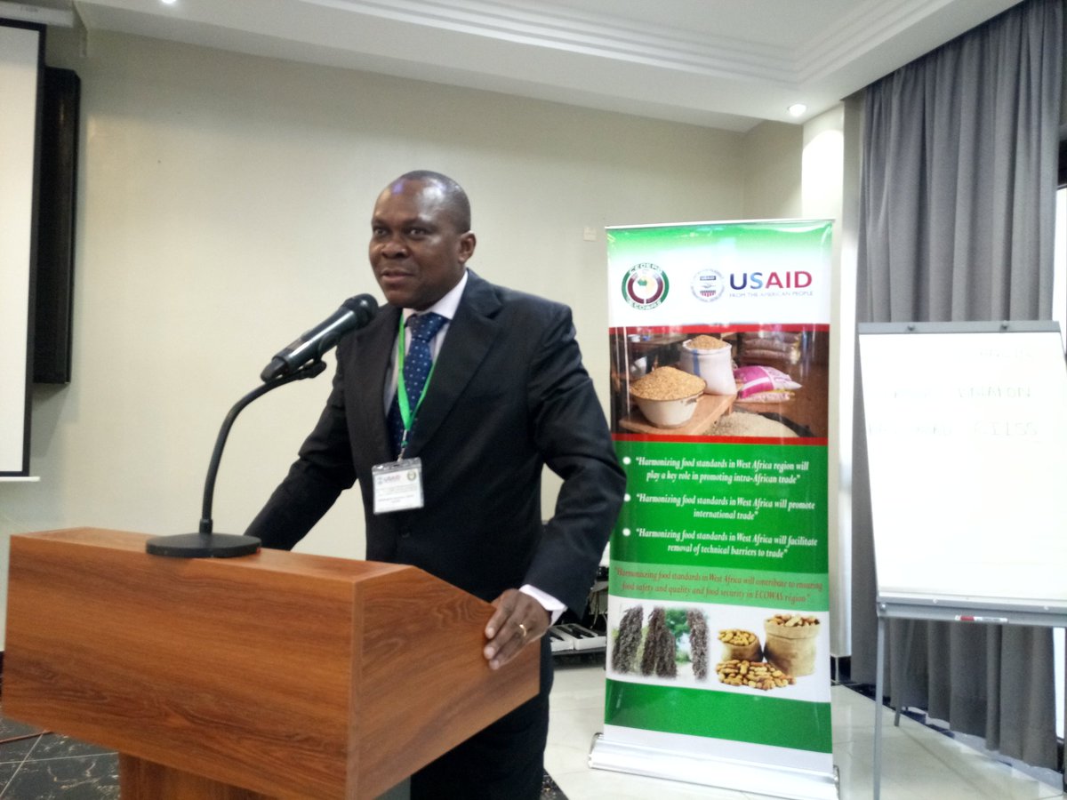 SewadePatrice's tweet photo. Dr Gnonlonfin Benoît, expert SPS in ECOWAS, he is presenting the program and making the protocol of this ceremony. https://t.co/eDkKi8KORO
