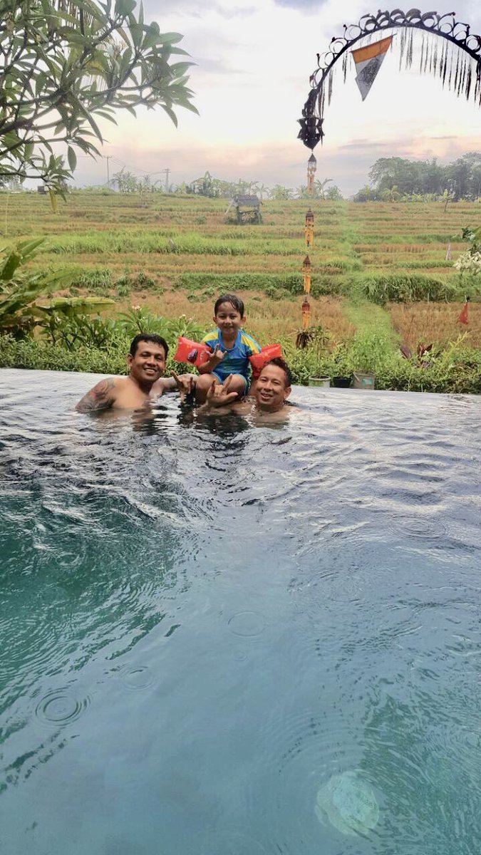Made_wirawan's tweet photo. Nyelem taem with @bobbybikul #ranwir https://t.co/Q5CdtVGrqm