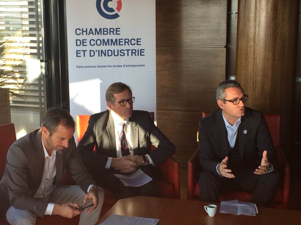 bnrouault's tweet photo. Arnaud Ringeard rappelle que les #CCI sont gérées par des chefs d’entreprise, cartésiens. Quand ils demandent du temps pour s’adapter à une baisse du 17%, ils demandent le temps de faire ce qu’ils savent faire au sein de leurs entreprises pour continuer leurs actions. https://t.co/MWmUHNqf1X